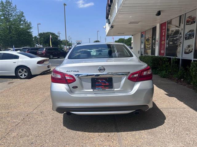 $8900 : 2017 Altima 2.5 image 7