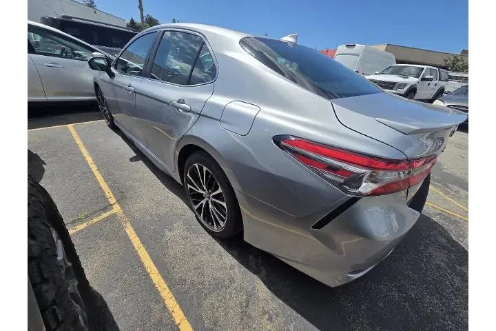 $18950 : Toyota Camry Hybrid 2018 SE image 3