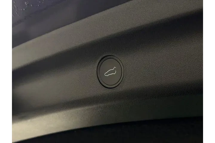 $36500 : Tesla Model Y 2024 AWD Long image 8