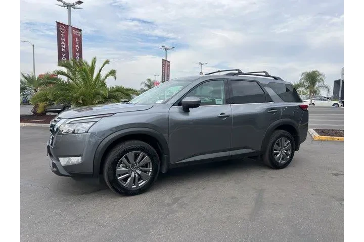 $32981 : Nissan Pathfinder 2025 SV 4d image 4