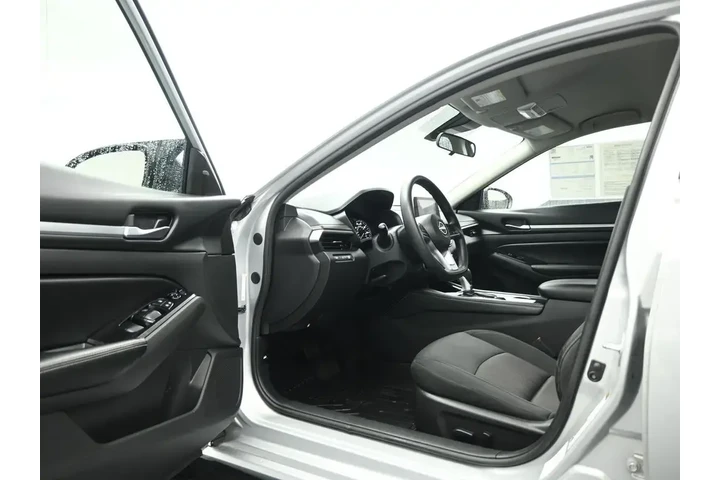 $17750 : Nissan Altima 2023 2.5 SV 4d image 9