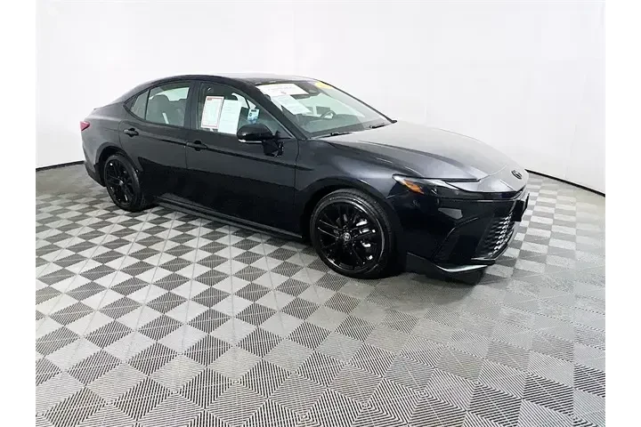 $33500 : Toyota Camry 2025 SE 4dr Sed image 1