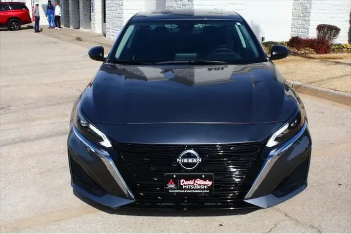 $19988 : Nissan Altima 2025 2.5 SV 4d image 5