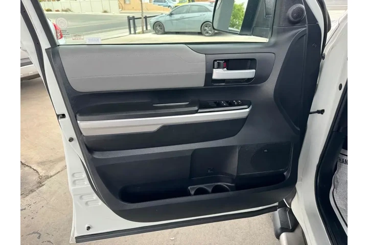 2015 Tundra Limited 5.7L FFV image 9