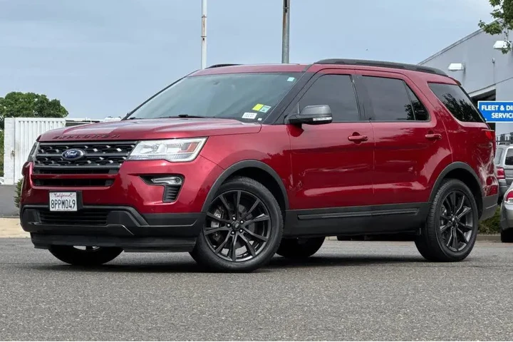 $17986 : Ford Explorer 2018 XLT 4dr S image 1