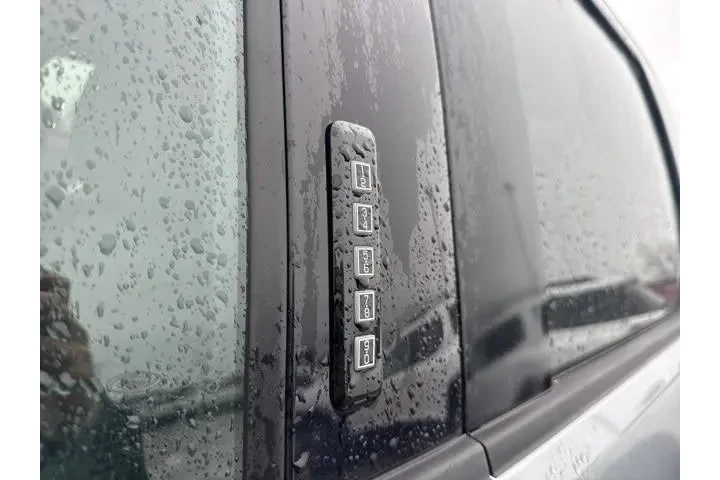 $37995 : Ford F-150 2022 4x4 XLT 4dr image 4