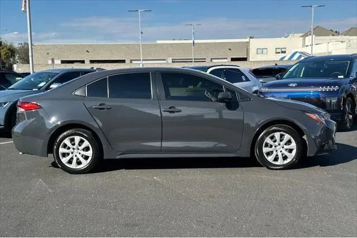$21888 : Toyota Corolla 2023 LE 4dr S image 2