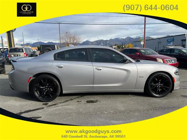 2017 DODGE CHARGER R/T SEDAN image 9