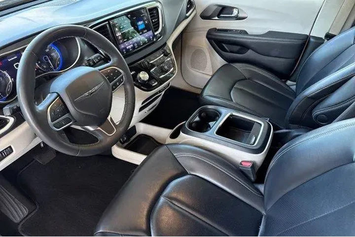 $22998 : Chrysler Pacifica 2023 Touri image 5