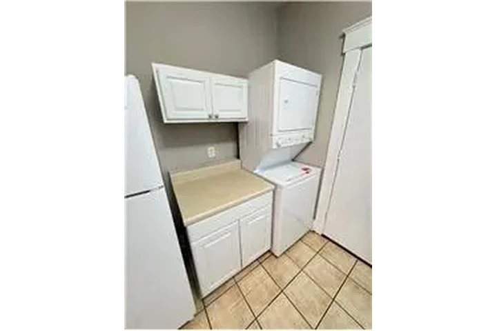 $1400 : Rental property with 1 bedro image 9