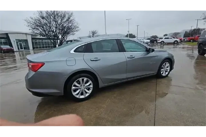 $16987 : Chevrolet Malibu 2023 LT 4dr image 8