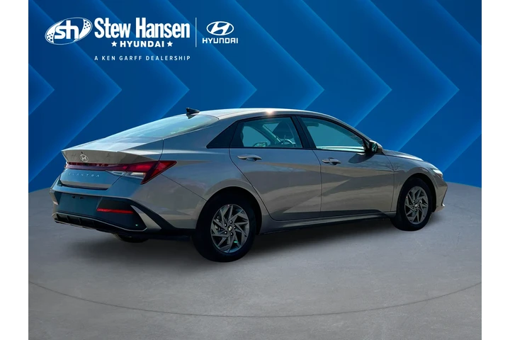 $19997 : Hyundai ELANTRA 2024 SEL 4dr image 8