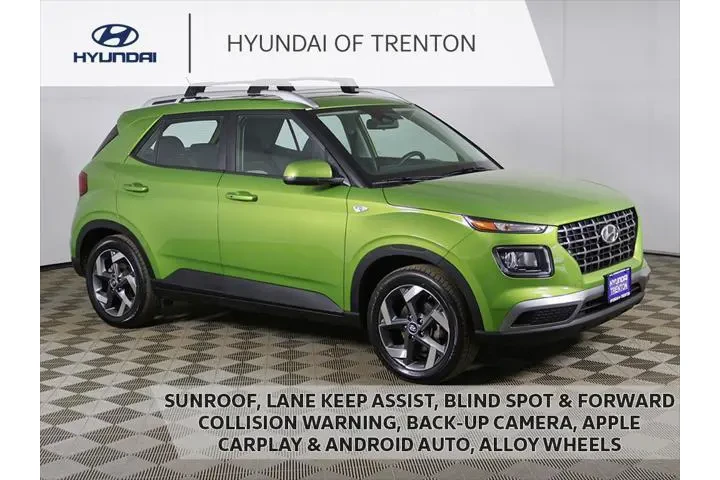 $18699 : Hyundai VENUE 2024 SEL 4dr C image 1