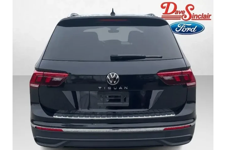 $22888 : Volkswagen Tiguan 2024 Wolfs image 8