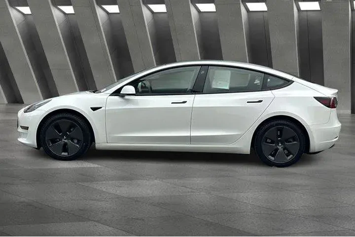 $21900 : Tesla Model 3 2023 4dr Sedan image 8