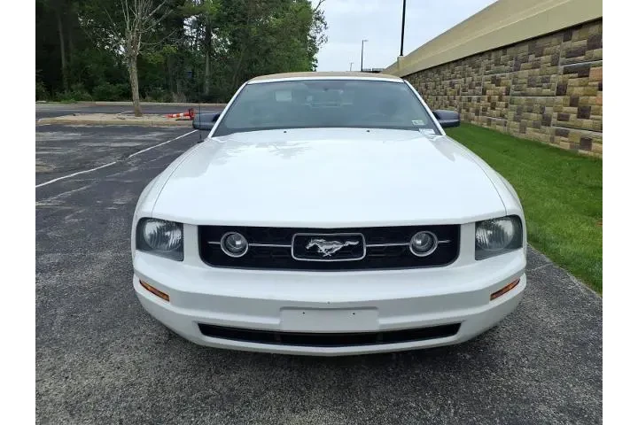 $6723 : Ford Mustang 2008 V6 Deluxe image 3