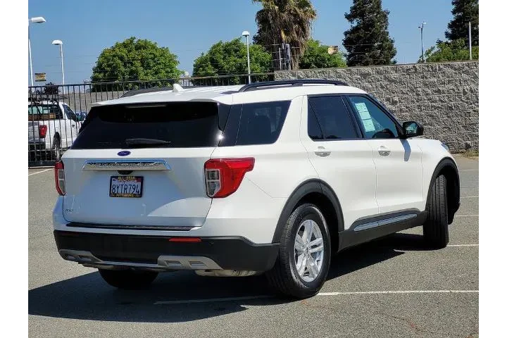 $27700 : Ford Explorer 2022 XLT 4dr S image 4