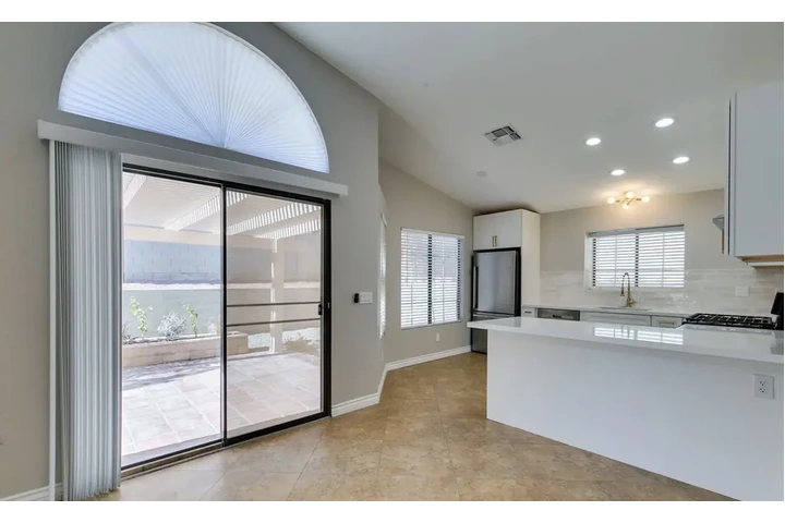 $850 : Lovely home for rent image 5