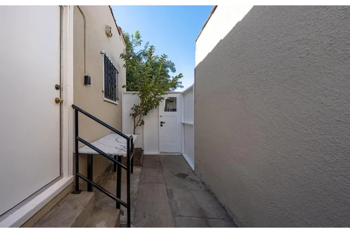 $1100 : Cozy 1-Bedroom and 1-Bathroom image 4