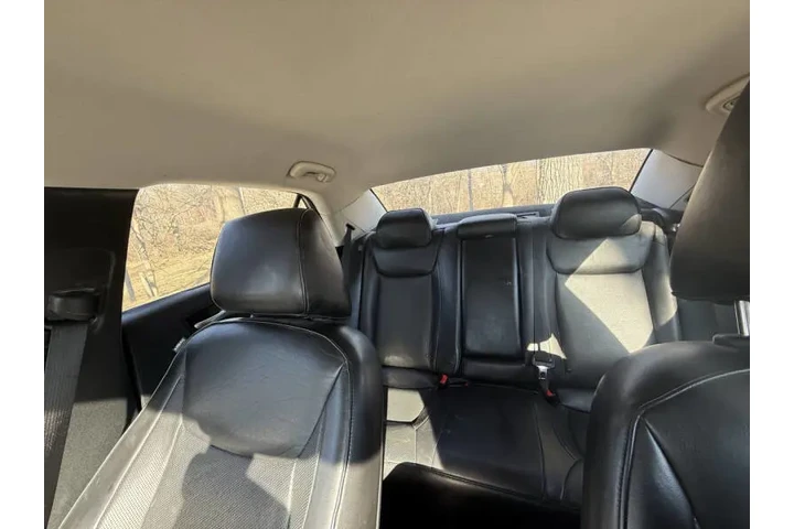 $8999 : 2019 300 Limited image 8