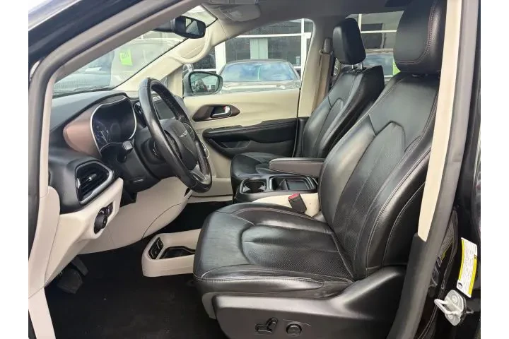 $19995 : 2019 PACIFICA image 8