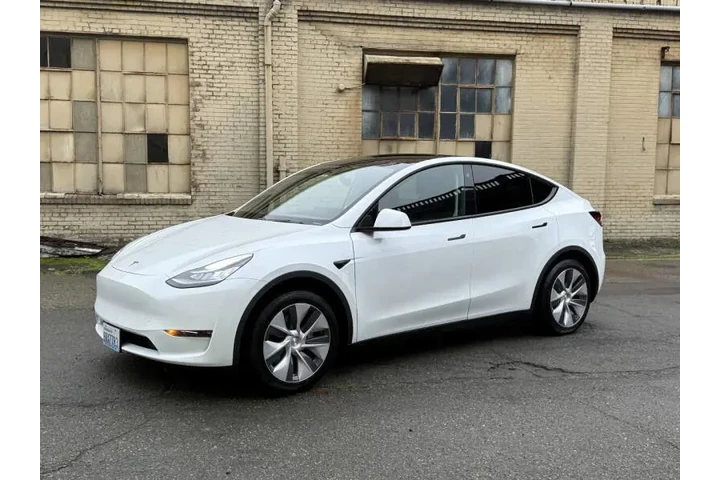 2020 Model Y Long Range image 4