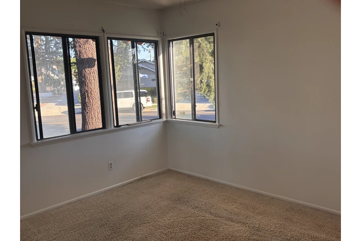 $700 : 2 cuartos image 5