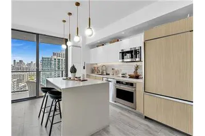 $8300 : Rental property with 2 bedro image 5