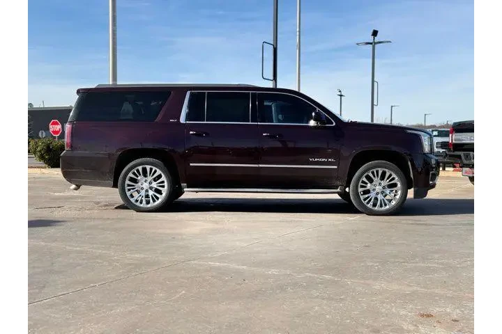 $16900 : GMC Yukon XL 2017 4x2 SLT 4d image 5