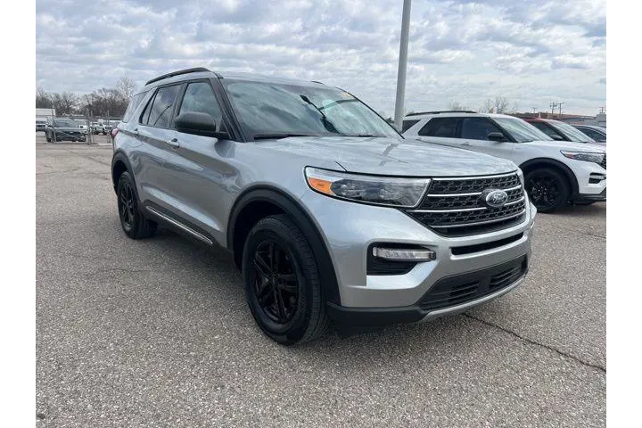 $31893 : Ford Explorer 2023 AWD XLT 4 image 3