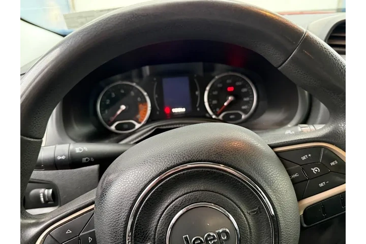 $9999 : 2016 Renegade image 9