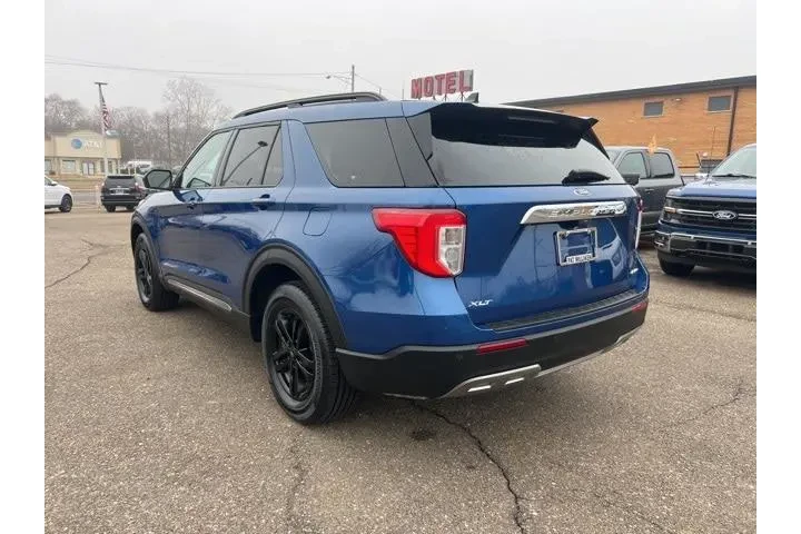 $28998 : Ford Explorer 2022 AWD XLT 4 image 6