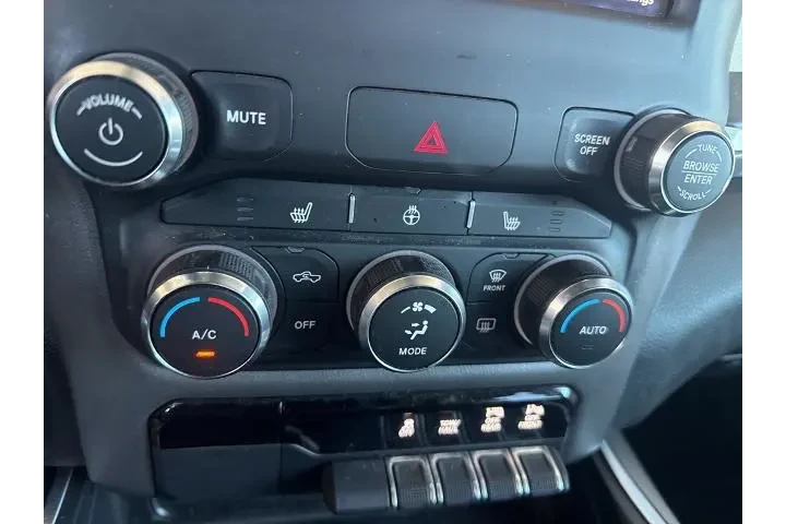 $27565 : Ram 1500 2021 4x2 Big Horn 4 image 9