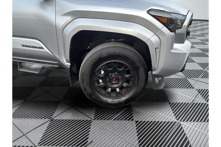 $45000 : Gold Certified2025 Tacoma Lim image 6