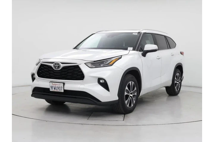 $35998 : Toyota Highlander 2023 XLE 4 image 4