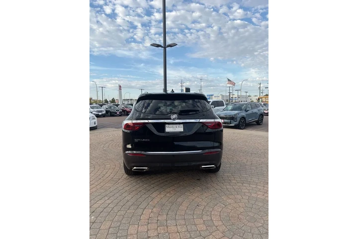 $34999 : 2022 Enclave Essence image 6