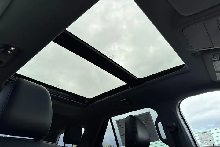 $33120 : Ford Explorer 2023 AWD XLT 4 image 7