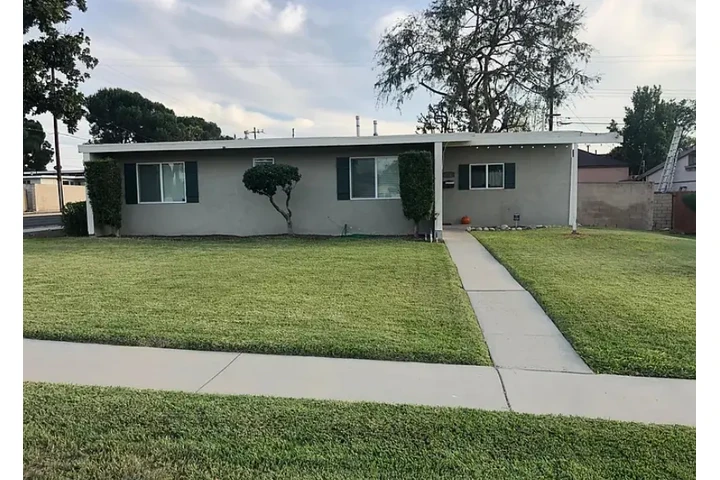 $2600 : ¡Su nueva casa le espera! image 1