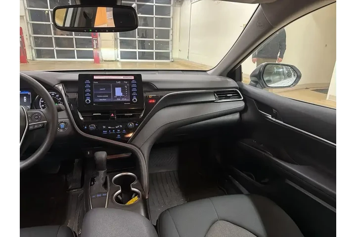$24924 : Toyota Camry 2024 LE 4dr Sed image 9