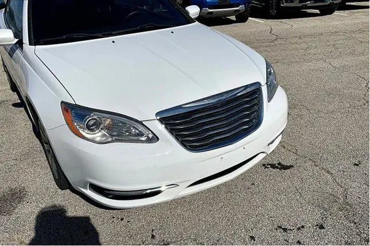 $9495 : Chrysler 200 2012 Touring 2d image 3