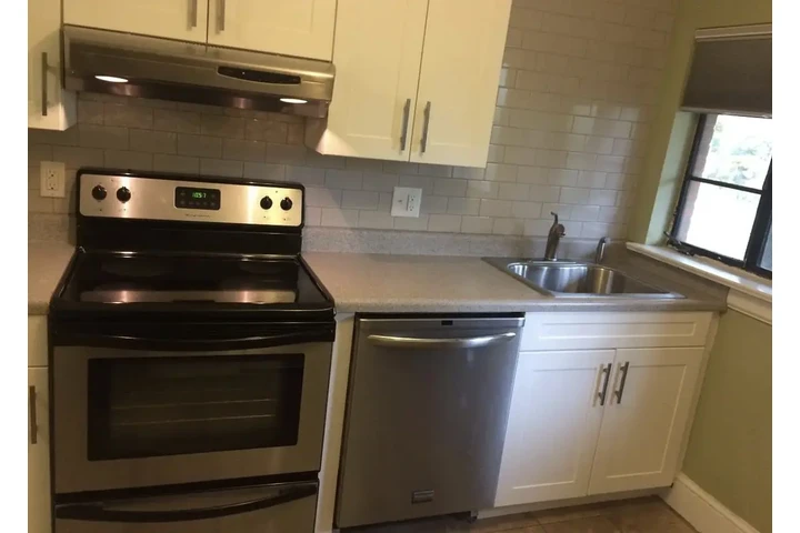 $680 : completely renovated kitchen image 3