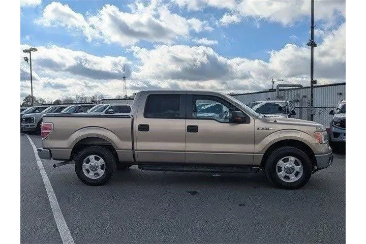 $5722 : Ford F-150 2014 4x2 XLT 4dr image 2