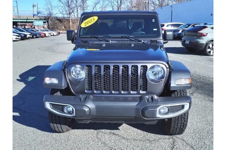$28995 : Jeep Gladiator 2023 4x4 Spor image 2