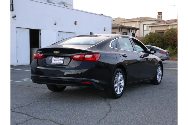 $17784 : Chevrolet Malibu 2024 LT 4dr image 4