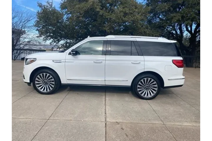 $31980 : Lincoln Navigator 2020 4x2 R image 3