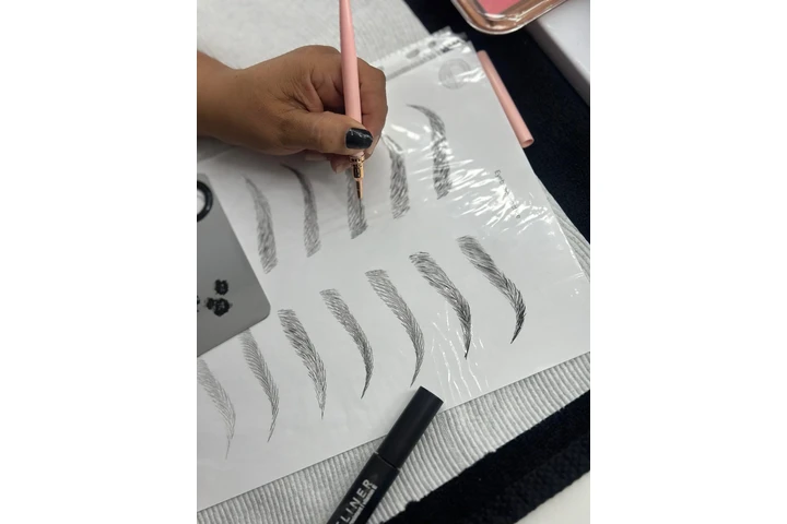 CLASES MAQUILLAJE Y PEINADO image 10