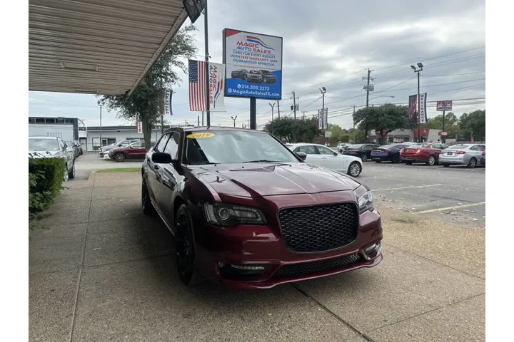$20499 : 2019 300 Touring image 3