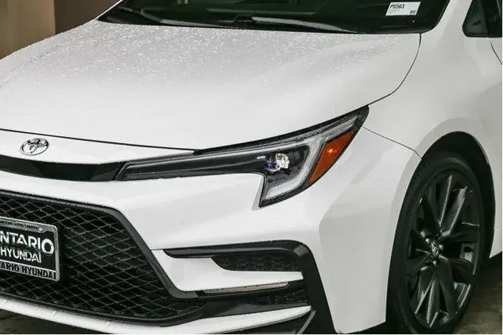 $23341 : Toyota Corolla 2024 SE 4dr S image 4