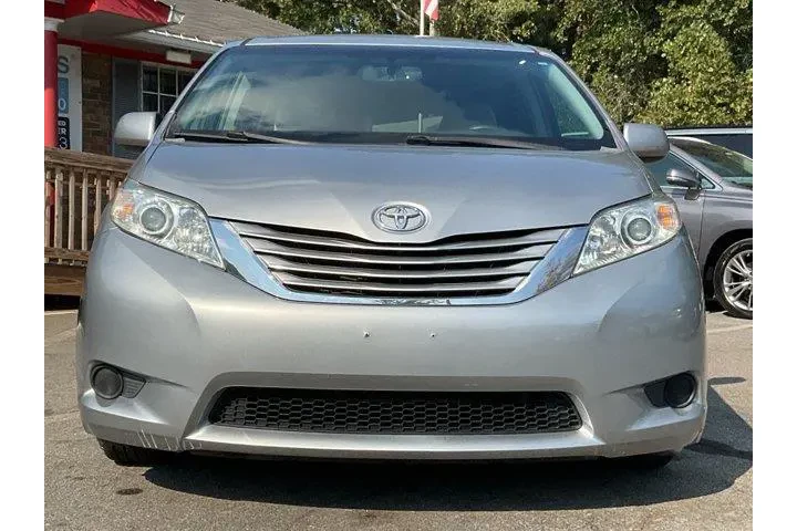 $10985 : Toyota Sienna 2015 LE 7-Pass image 2