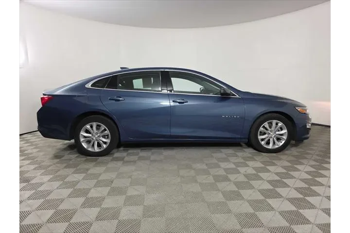 $19787 : Chevrolet Malibu 2024 LT 4dr image 9